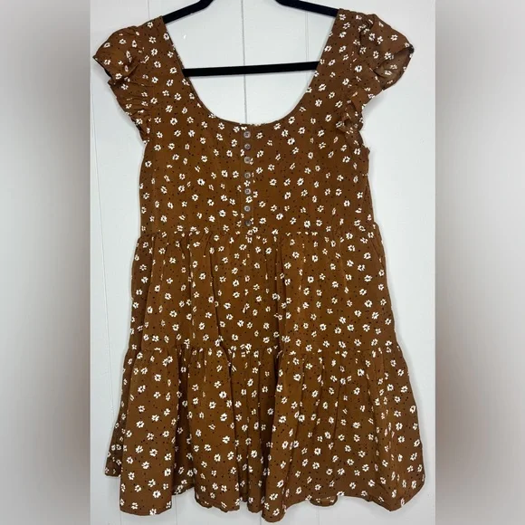 Entro Ditsy Floral Ruffle Tier Lined Romper Size Small - Picture 9 of 9